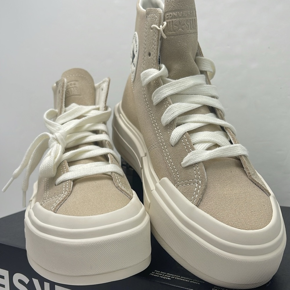 Converse WMNS Platform Sneakers A07209C
CTAS CRUISE HI
NUTTY GRANOLA/EGRET/BLACK - Picture 5 of 16